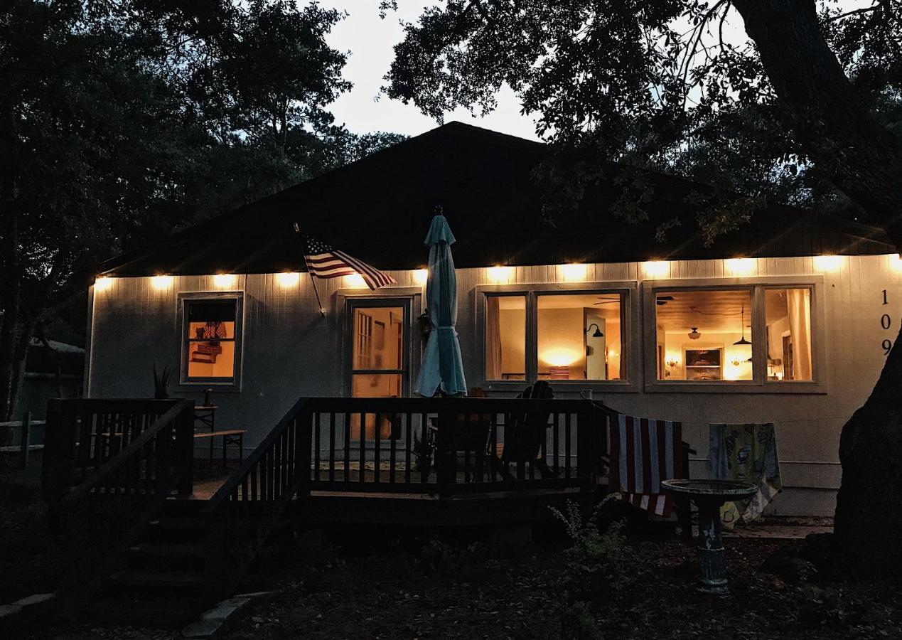 Cottage By The Sea: Pagnotto Shellback House Oak Island Exterior photo